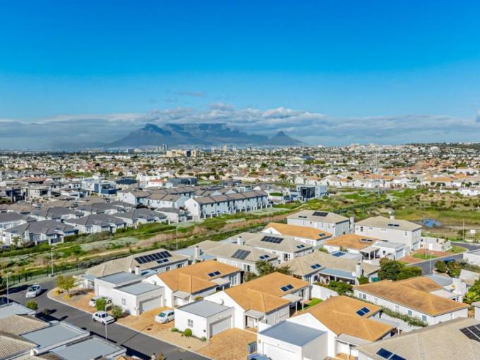 4 Bedroom House for Sale For Sale in Sunningdale - CPT - MR676368