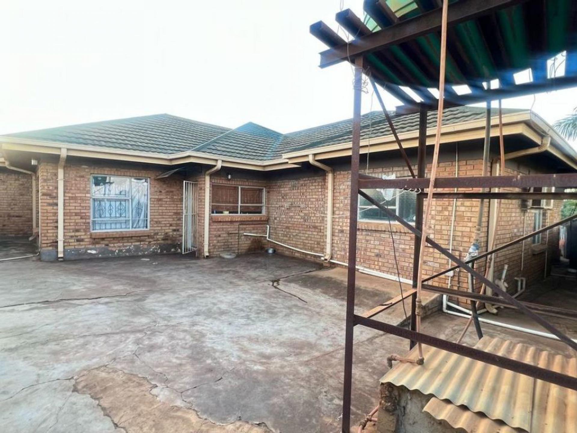  of property in Thohoyandou