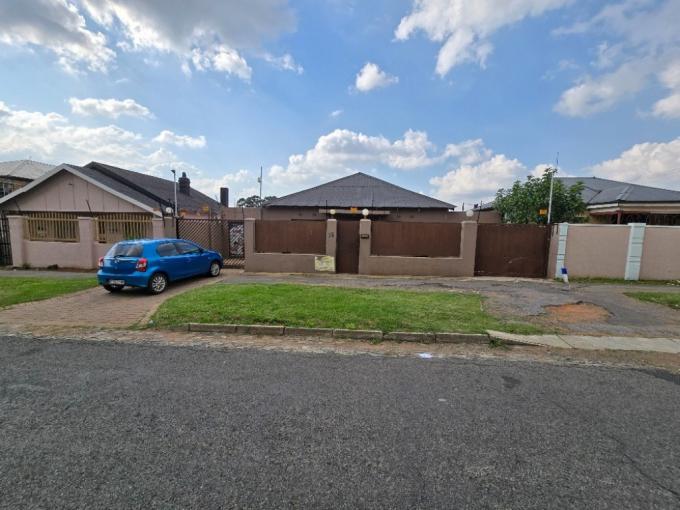 3 Bedroom House for Sale For Sale in Regents Park - MR676418