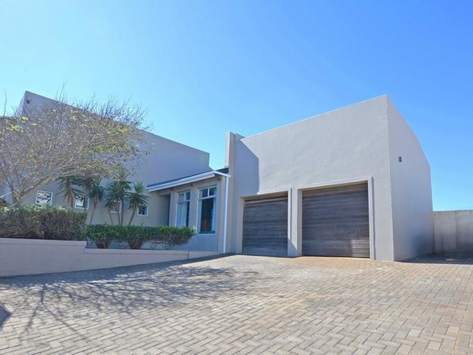 3 Bedroom House for Sale For Sale in Van Riebeeckstrand - MR676437