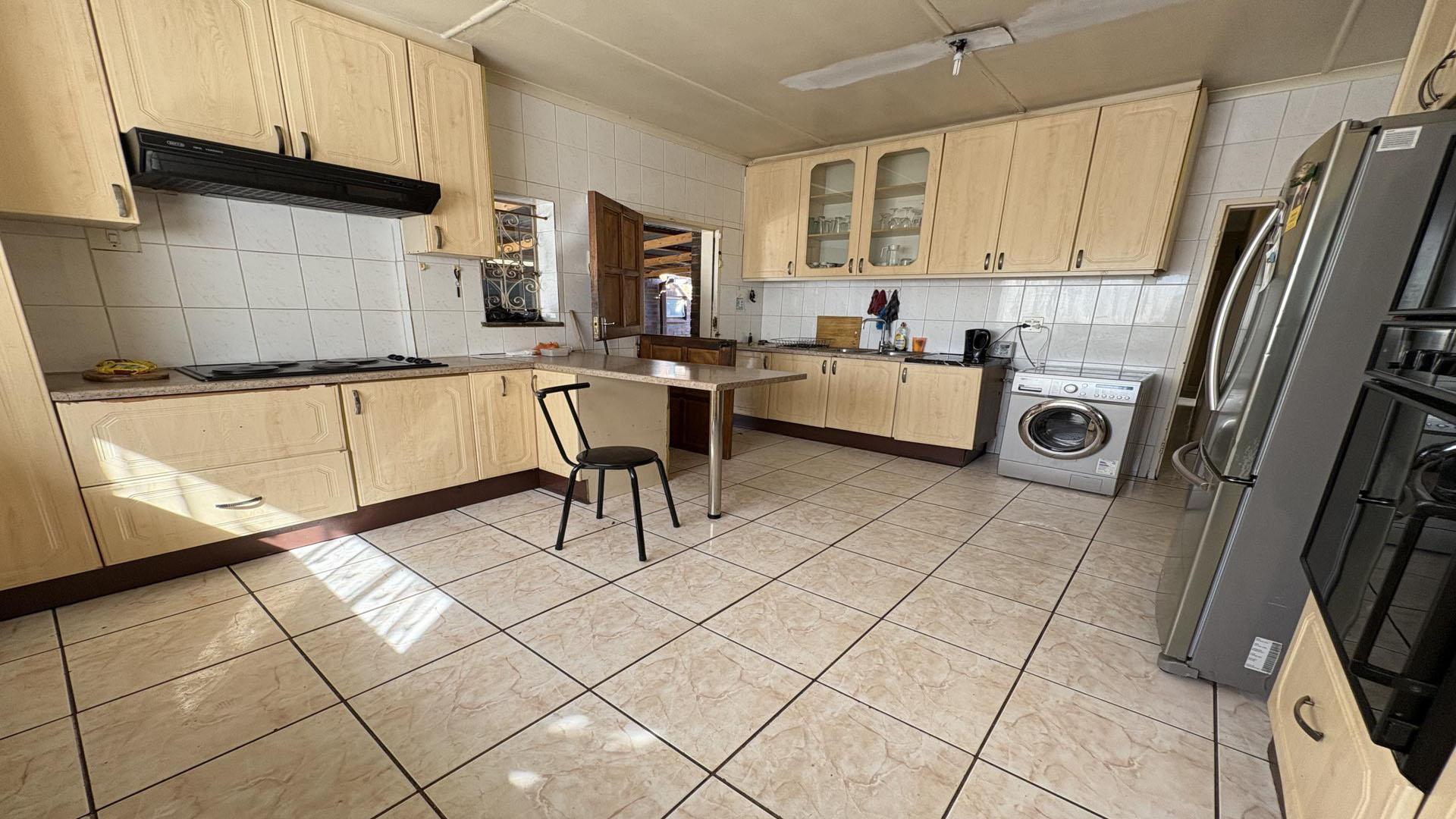 Kitchen of property in Florida Lake