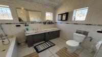 Bathroom 1 of property in Florida Lake