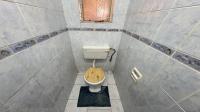 Bathroom 2 of property in Florida Lake
