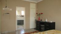 Main Bedroom - 20 square meters of property in Florida Lake