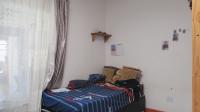 Bed Room 2 - 14 square meters of property in Florida Lake