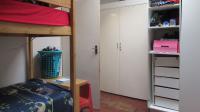 Bed Room 2 - 14 square meters of property in Florida Lake
