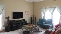Lounges - 21 square meters of property in Florida Lake