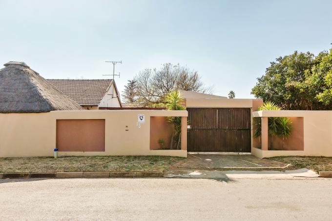 3 Bedroom House for Sale For Sale in Bonaero Park - MR676475