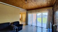 Lounges - 16 square meters of property in Klippoortjie AH