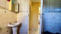 Bathroom 1 - 4 square meters of property in Klippoortjie AH
