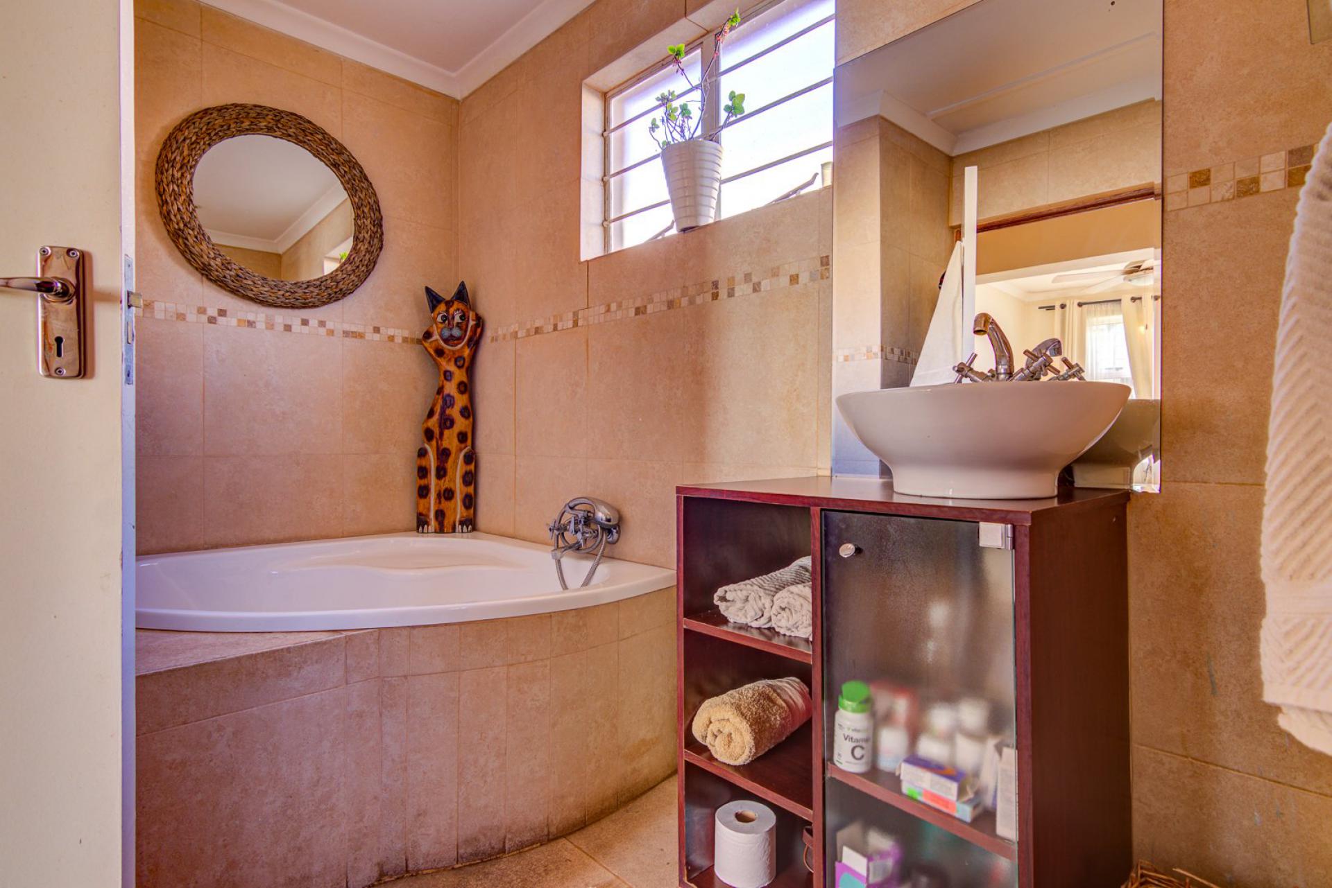 Bathroom 1 of property in Rynfield