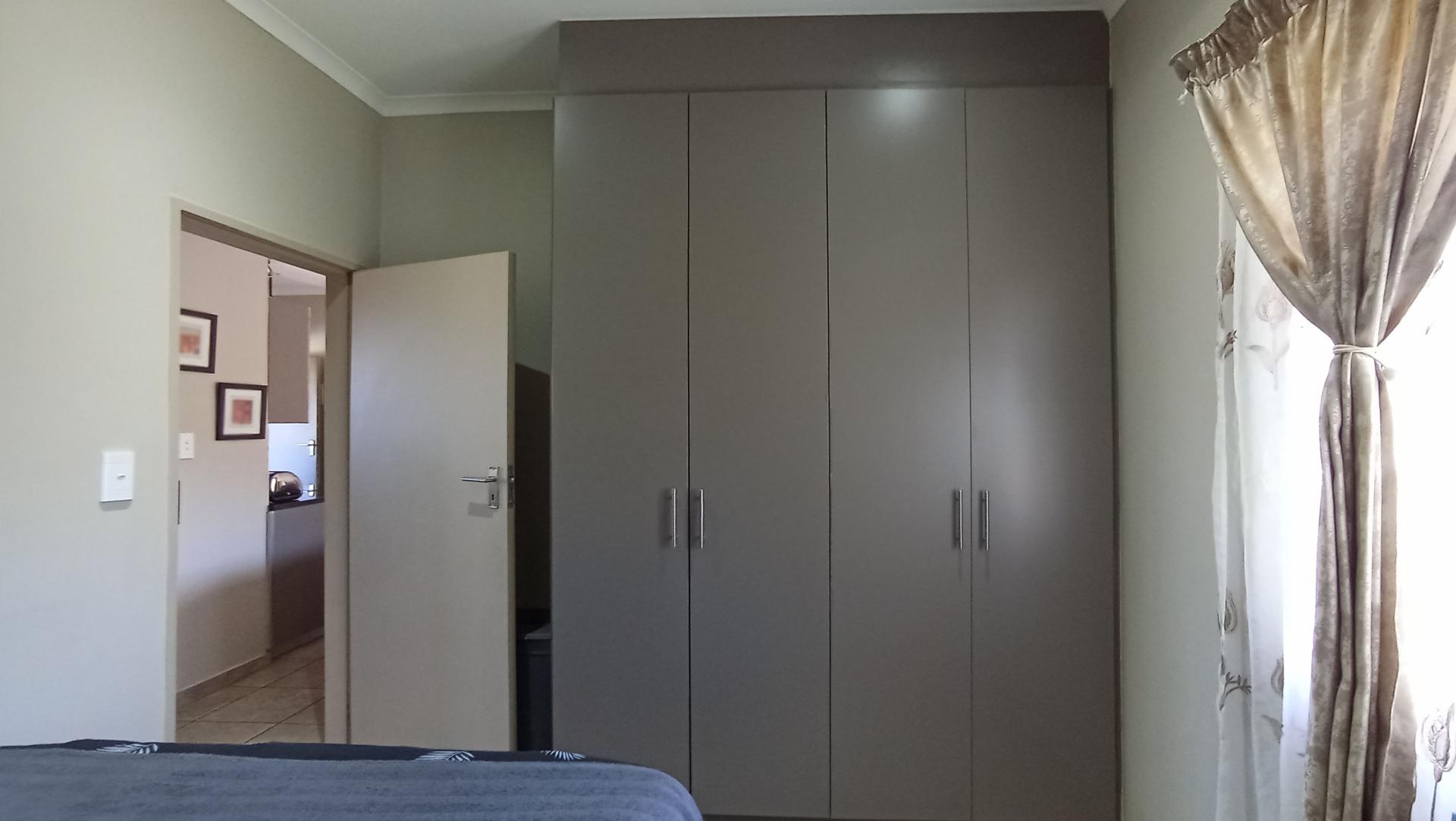 Bed Room 1 - 12 square meters of property in Tres-Jolie A.H.