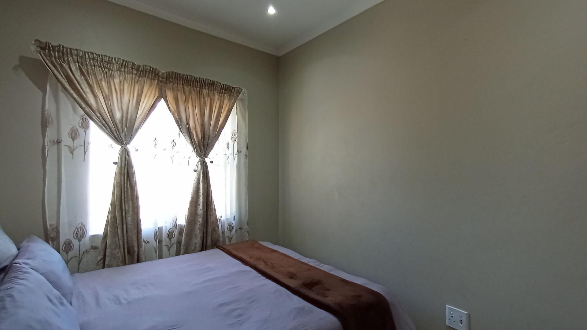 Bed Room 2 - 11 square meters of property in Tres-Jolie A.H.