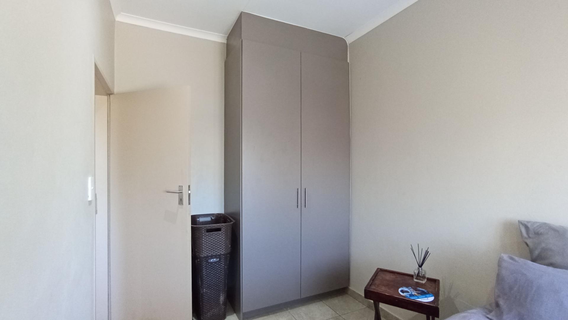 Bed Room 2 - 11 square meters of property in Tres-Jolie A.H.