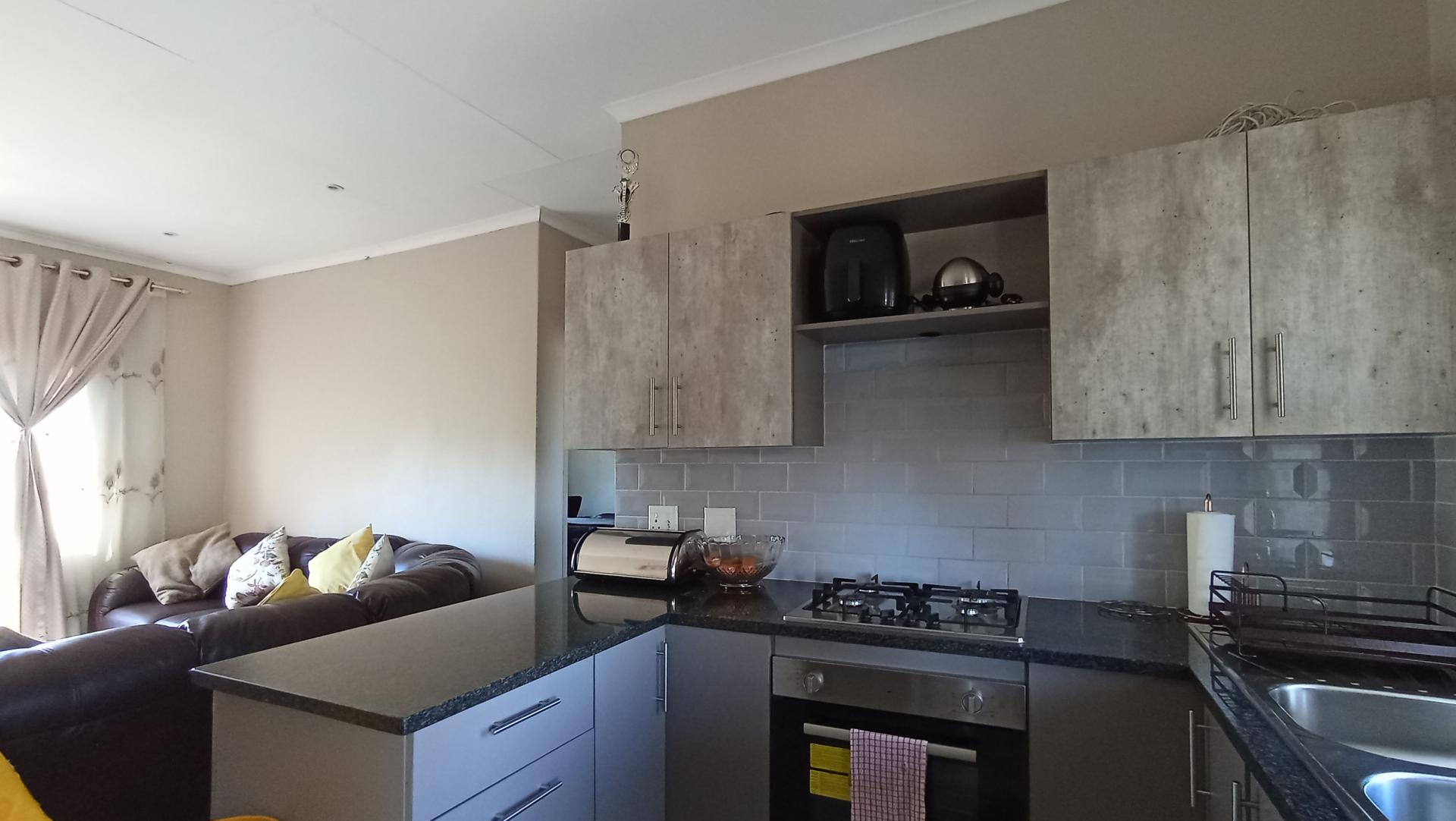 Kitchen - 9 square meters of property in Tres-Jolie A.H.