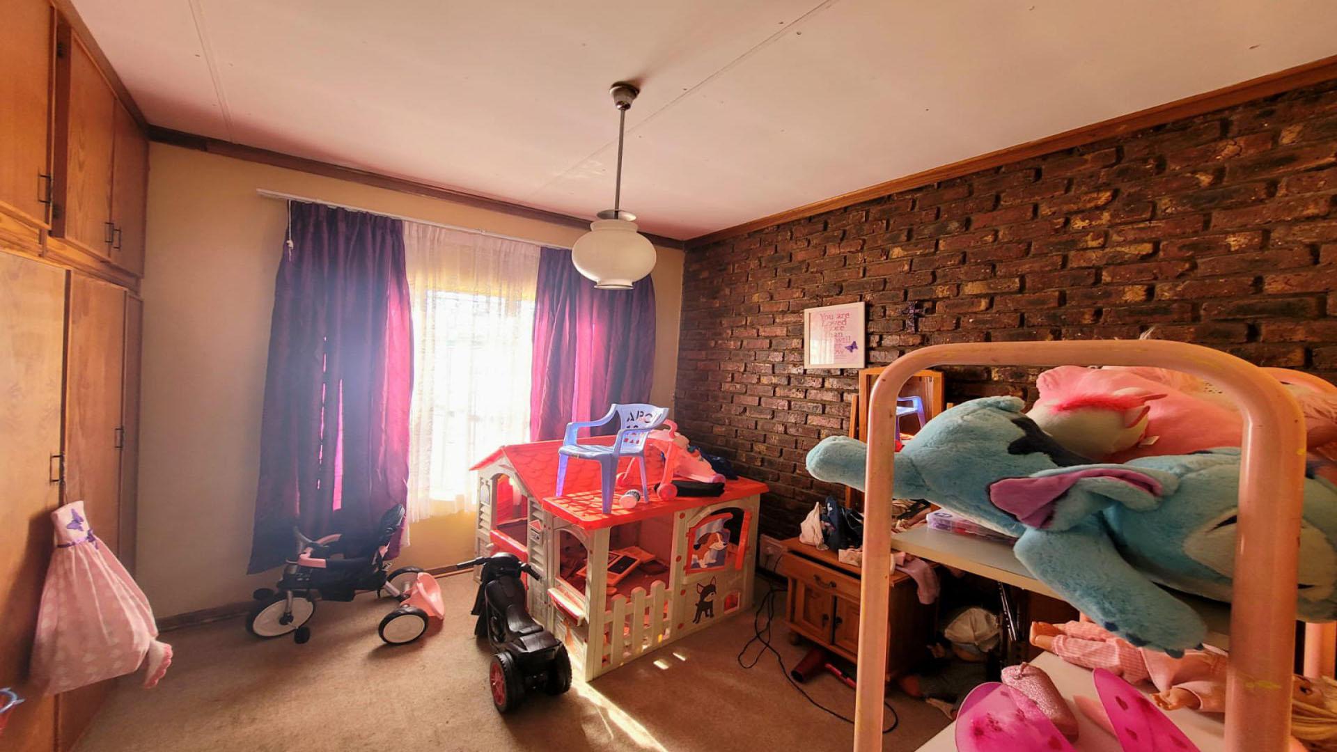 Bed Room 1 of property in Riebeeckstad