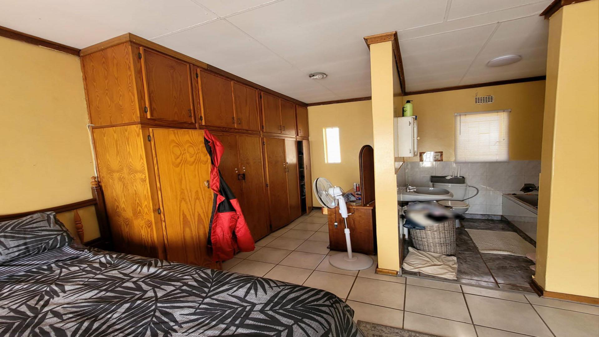 Bed Room 2 of property in Riebeeckstad