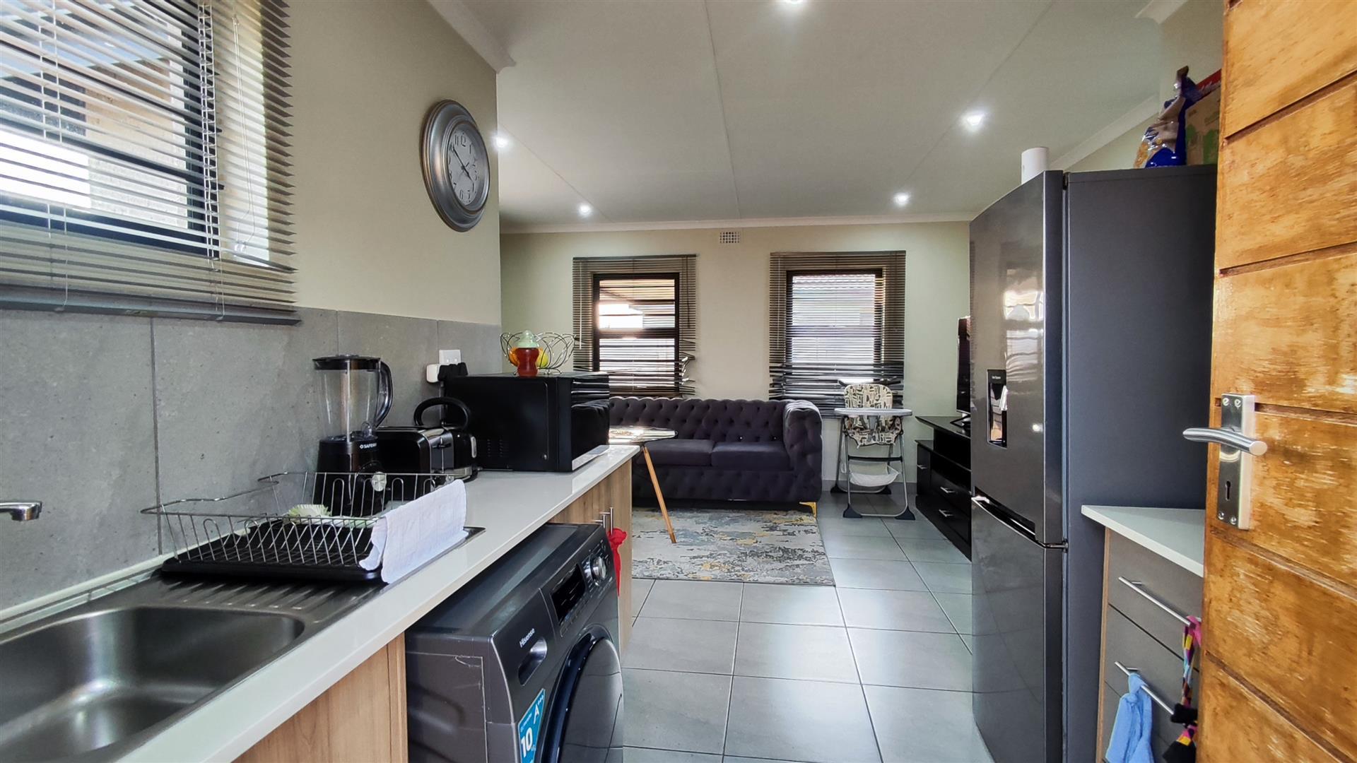 Kitchen - 8 square meters of property in Albertsdal