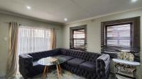 Lounges - 21 square meters of property in Albertsdal