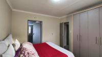 Main Bedroom - 14 square meters of property in Albertsdal