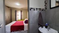 Main Bathroom - 5 square meters of property in Albertsdal