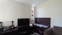 Lounges - 15 square meters of property in Jackal Creek Golf Estate