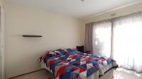Bed Room 1 - 17 square meters of property in Windsor East