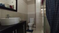 Bathroom 1 - 5 square meters of property in Windsor East