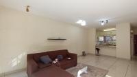 Lounges - 28 square meters of property in Windsor East