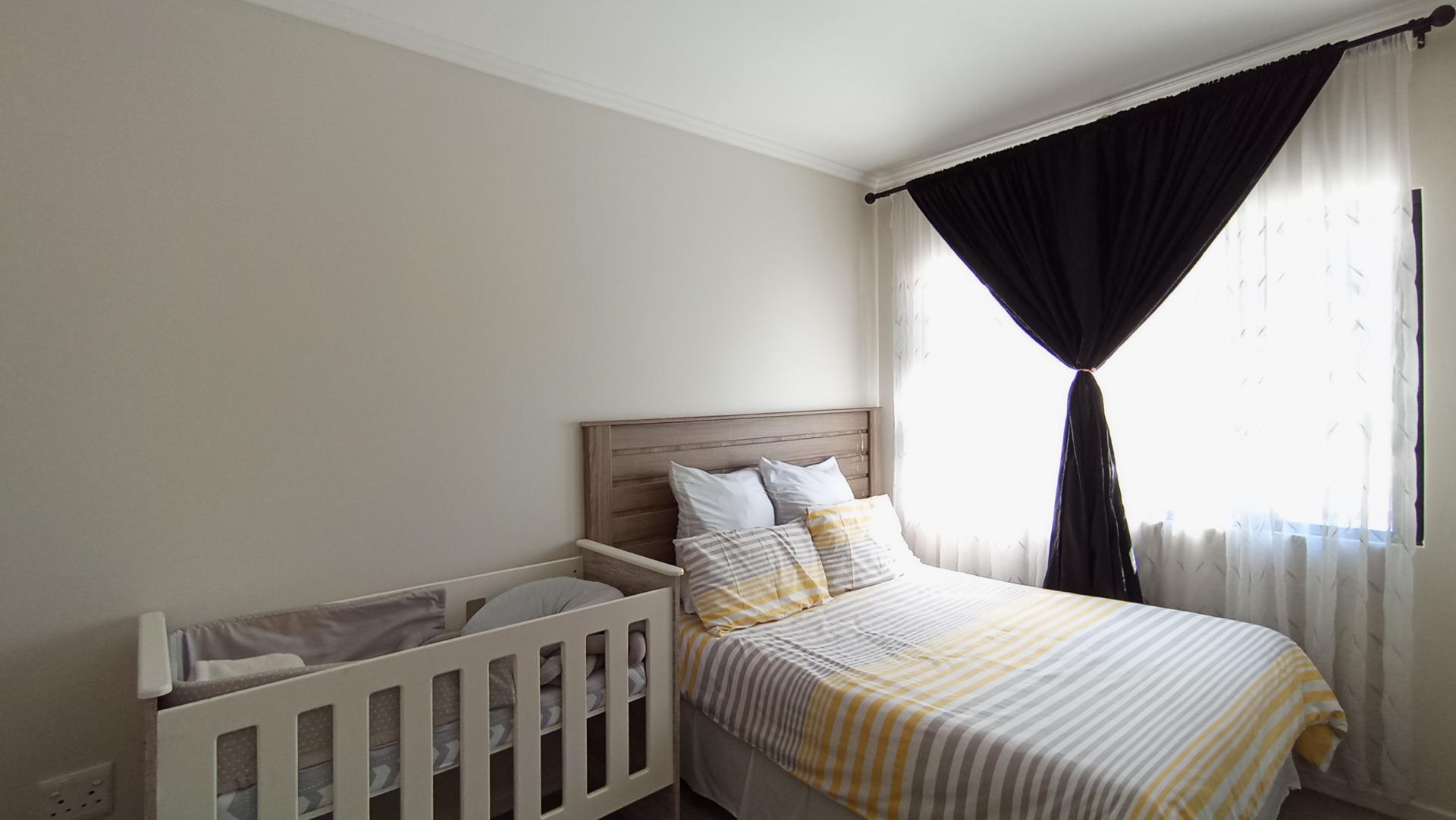 Bed Room 1 - 13 square meters of property in Blackheath - JHB