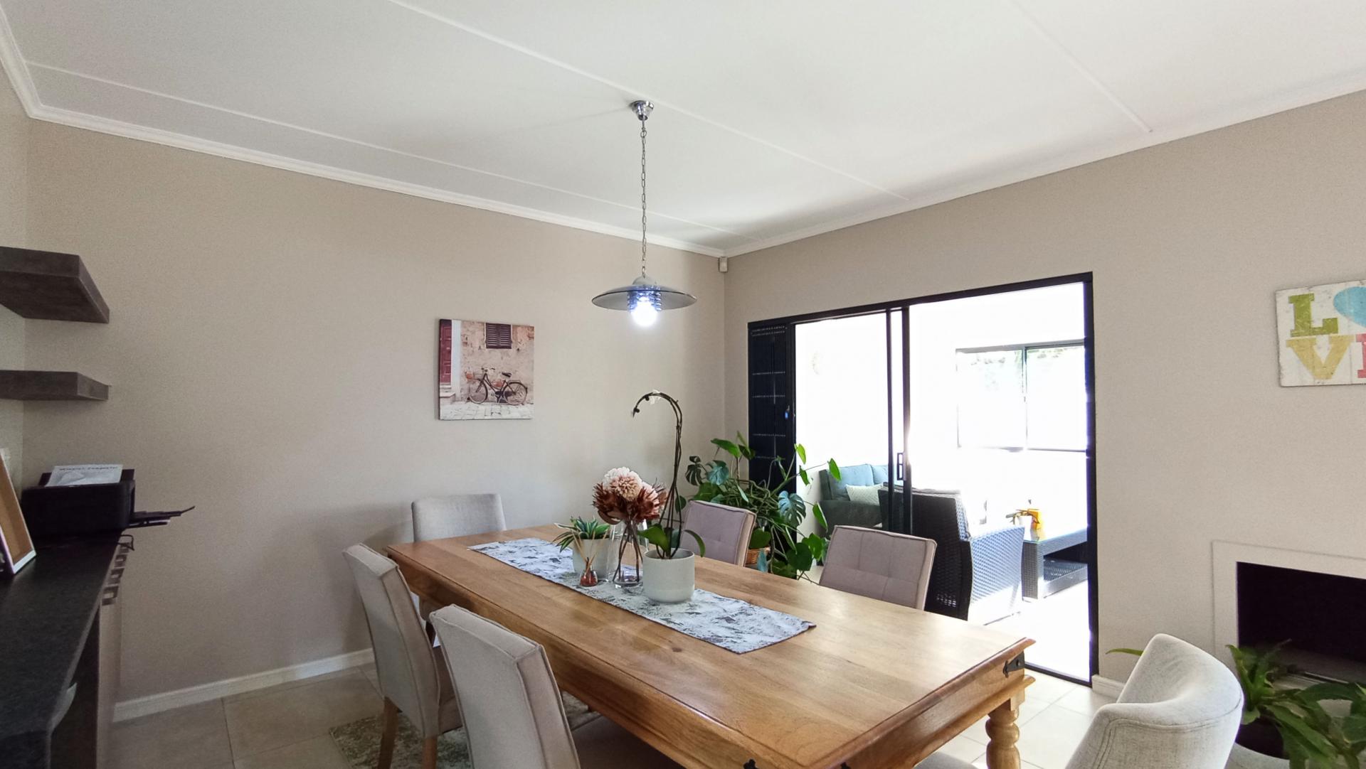 Dining Room - 18 square meters of property in Blackheath - JHB