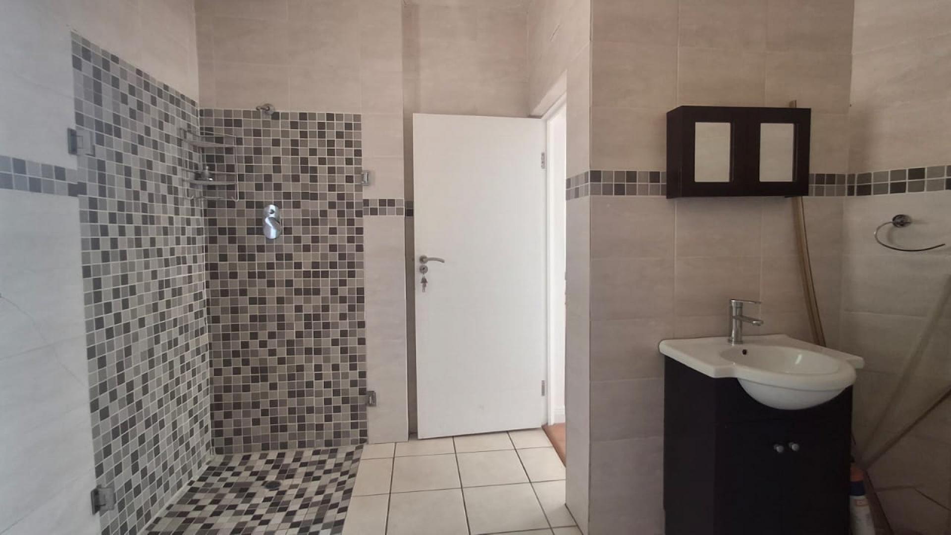 Bathroom 2 of property in Kloofendal