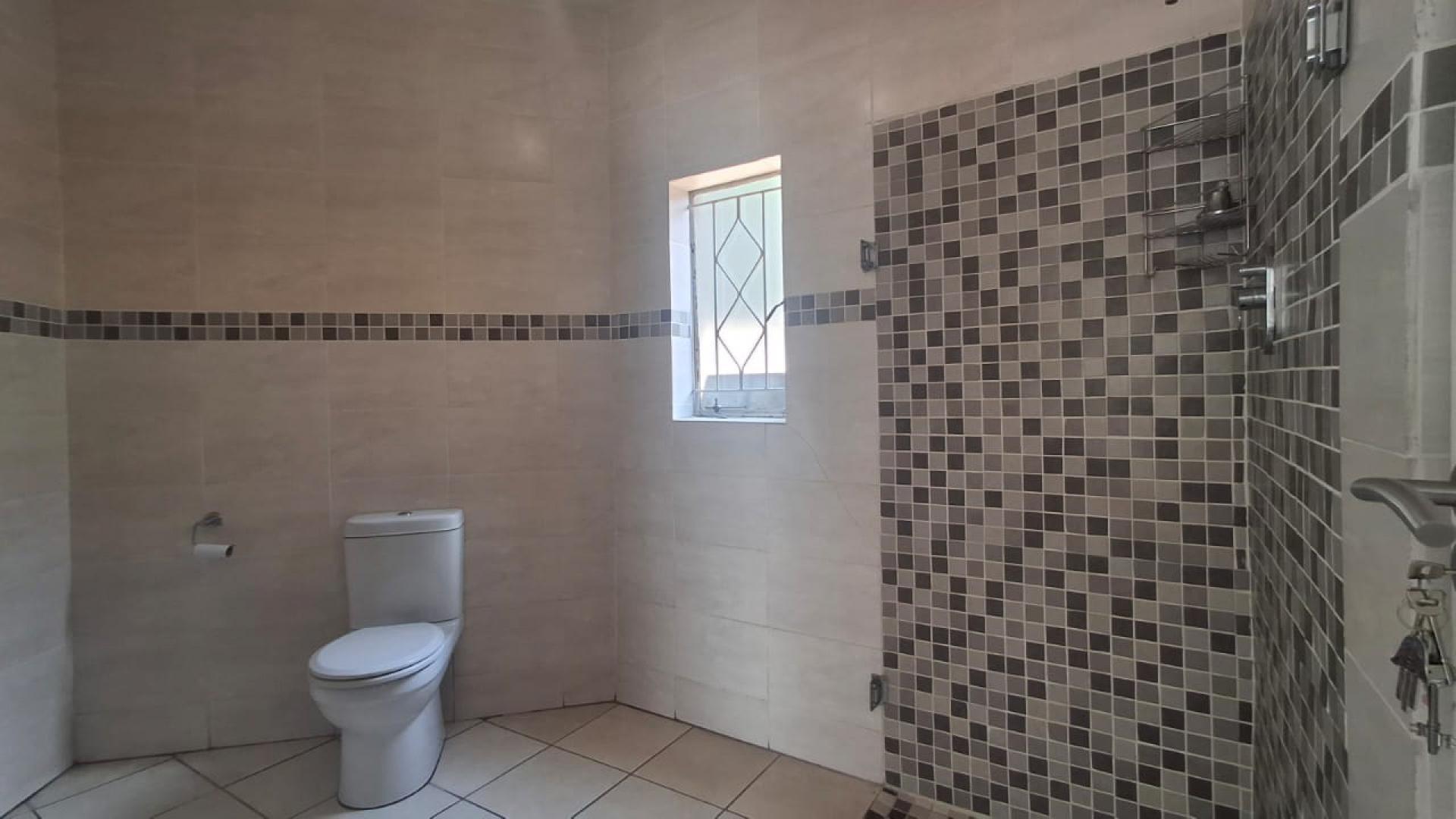 Bathroom 2 of property in Kloofendal