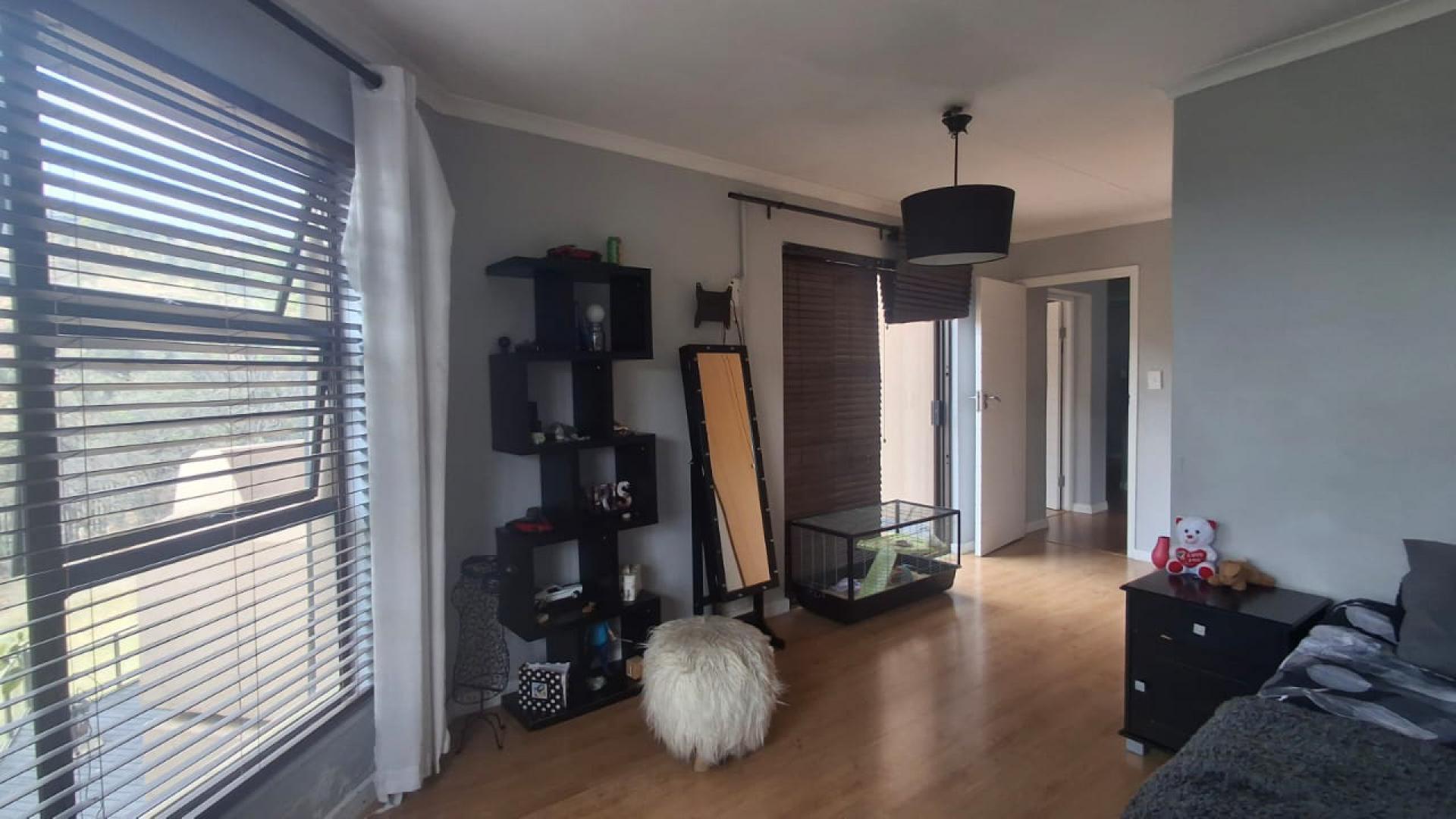 Bed Room 4 of property in Kloofendal