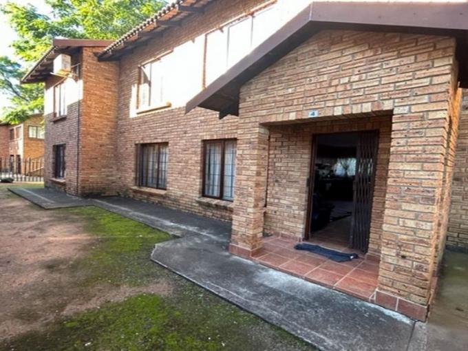 3 Bedroom Sectional Title for Sale For Sale in Rustenburg - MR676541