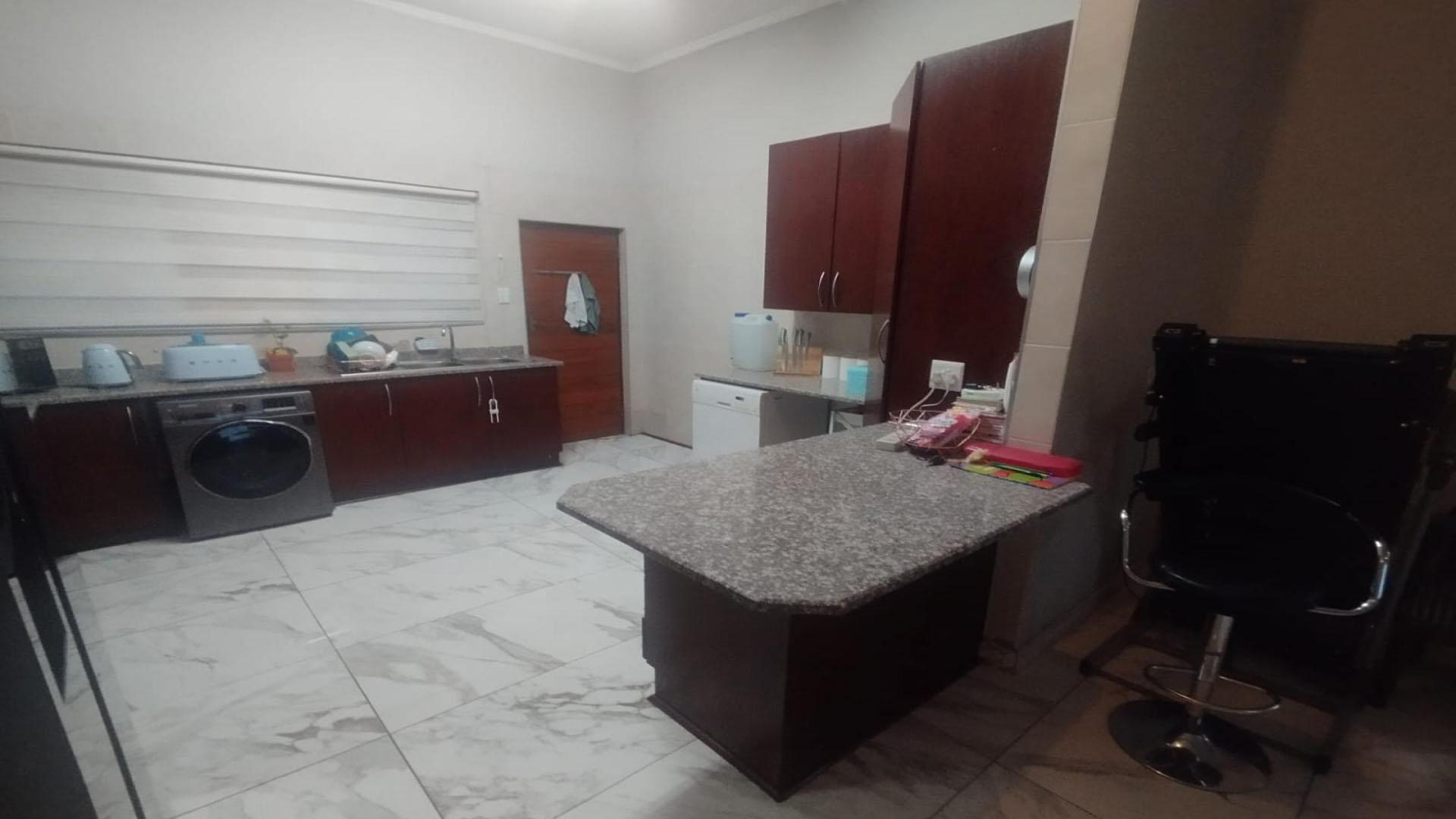 Kitchen of property in Vereeniging