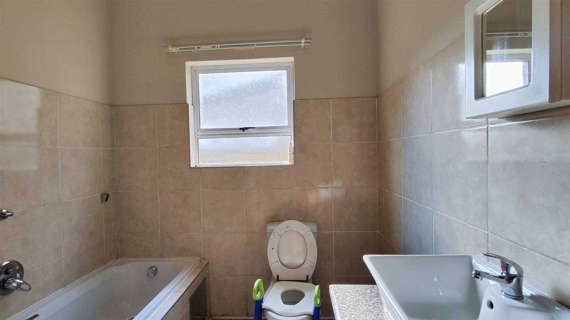 Bathroom 1 - 8 square meters of property in Vereeniging