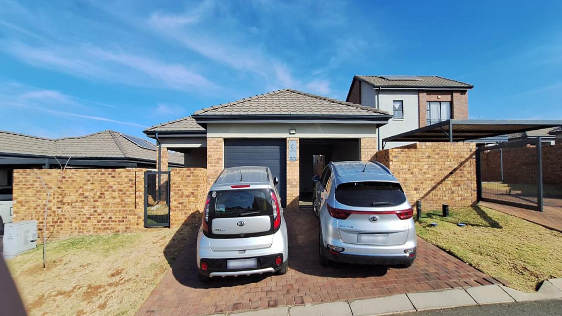 Front View of property in Cosmo City