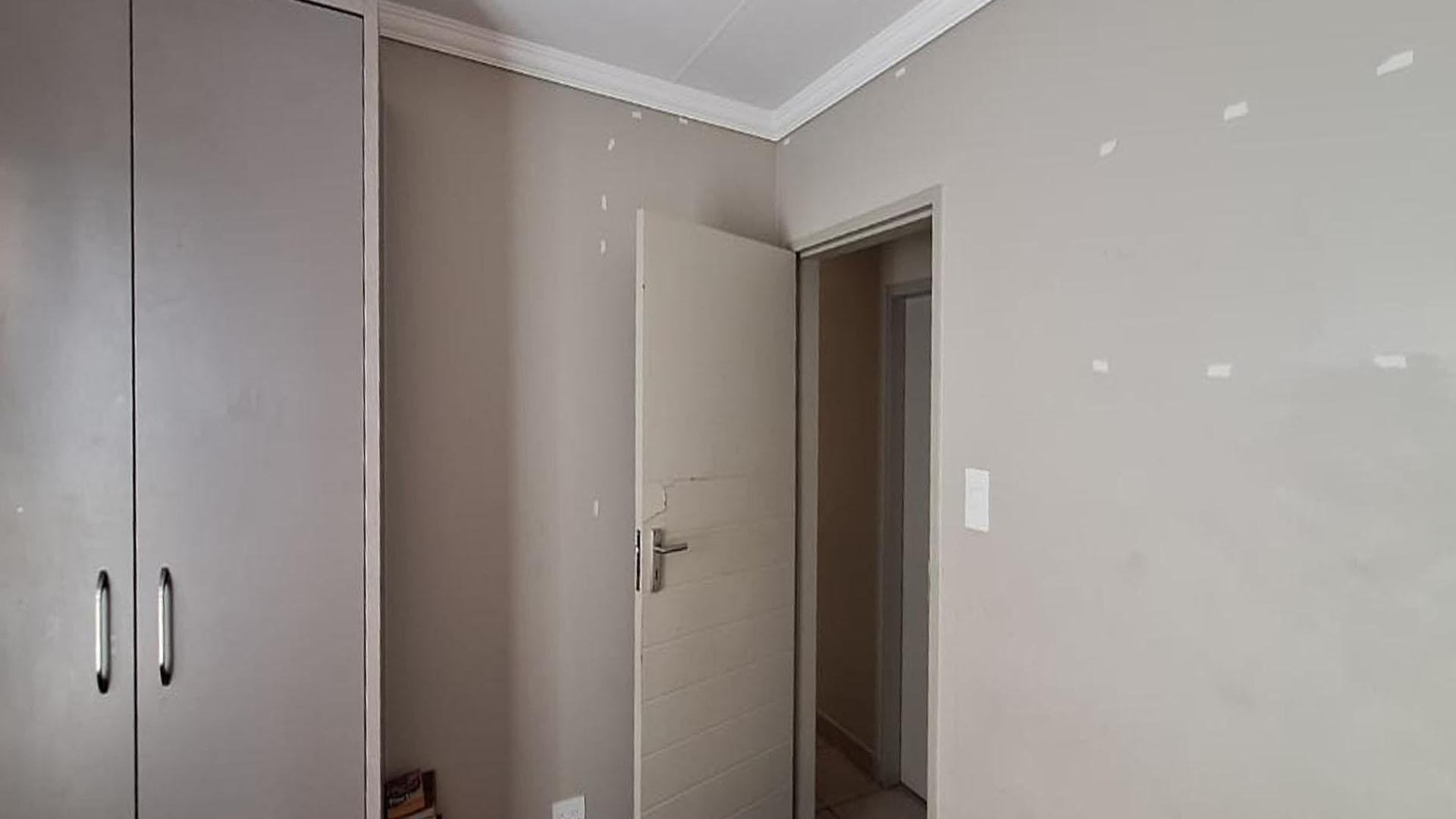 Bed Room 2 - 9 square meters of property in Cosmo City