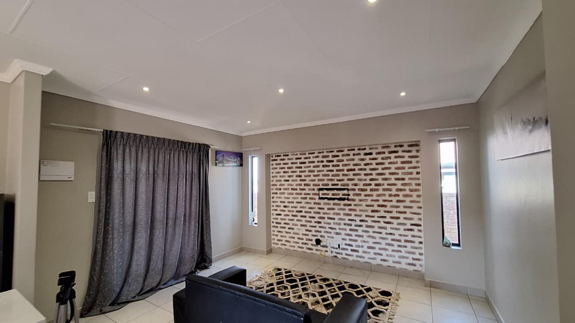 Lounges - 25 square meters of property in Cosmo City