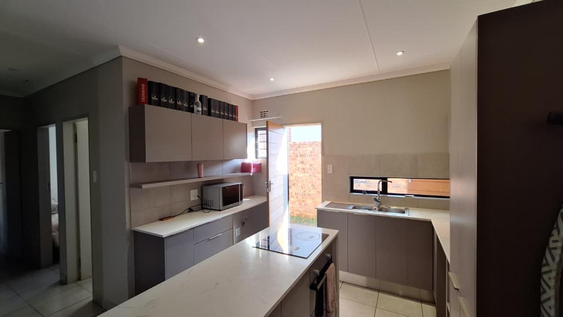 Kitchen - 15 square meters of property in Cosmo City