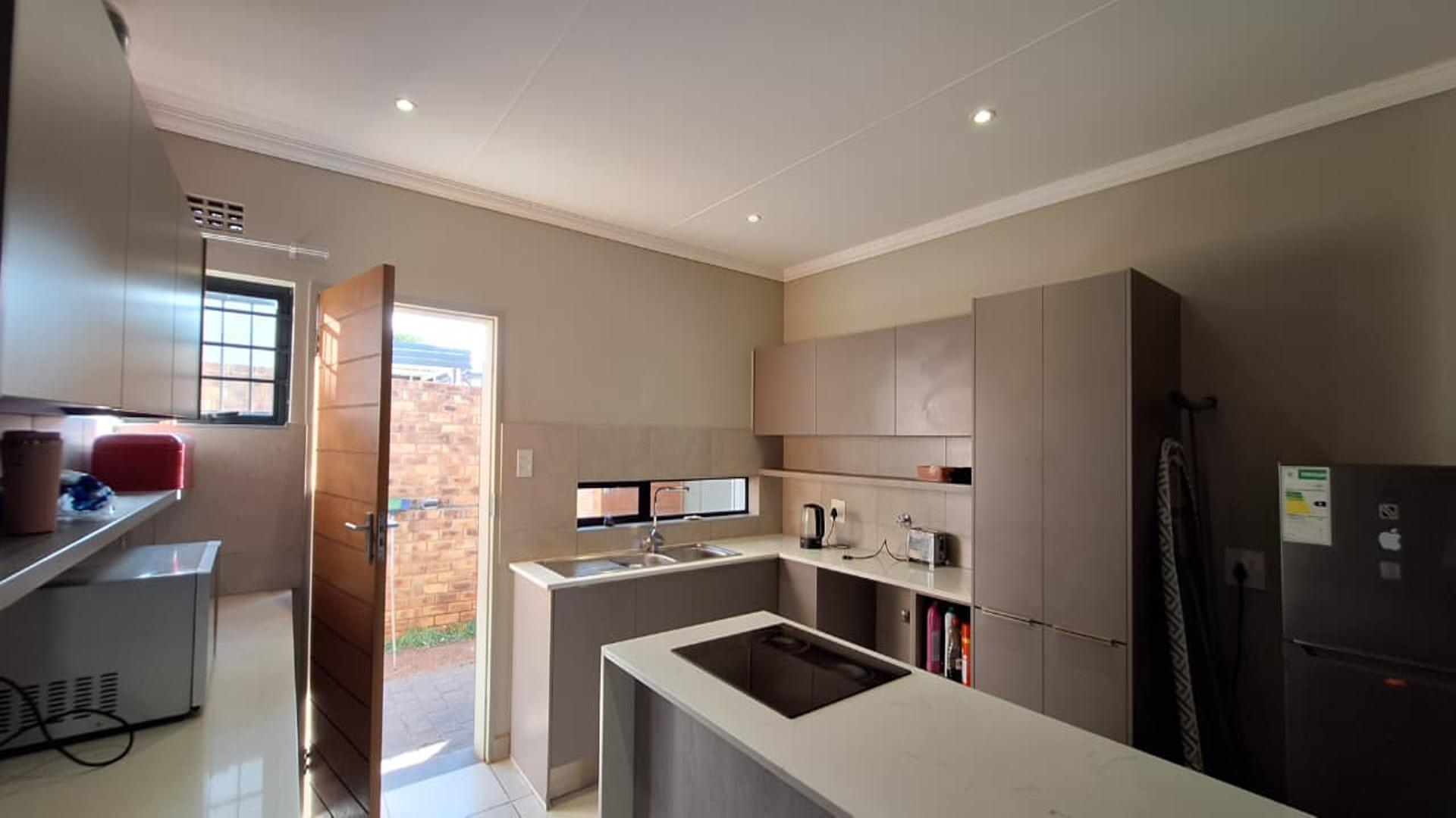 Kitchen - 15 square meters of property in Cosmo City