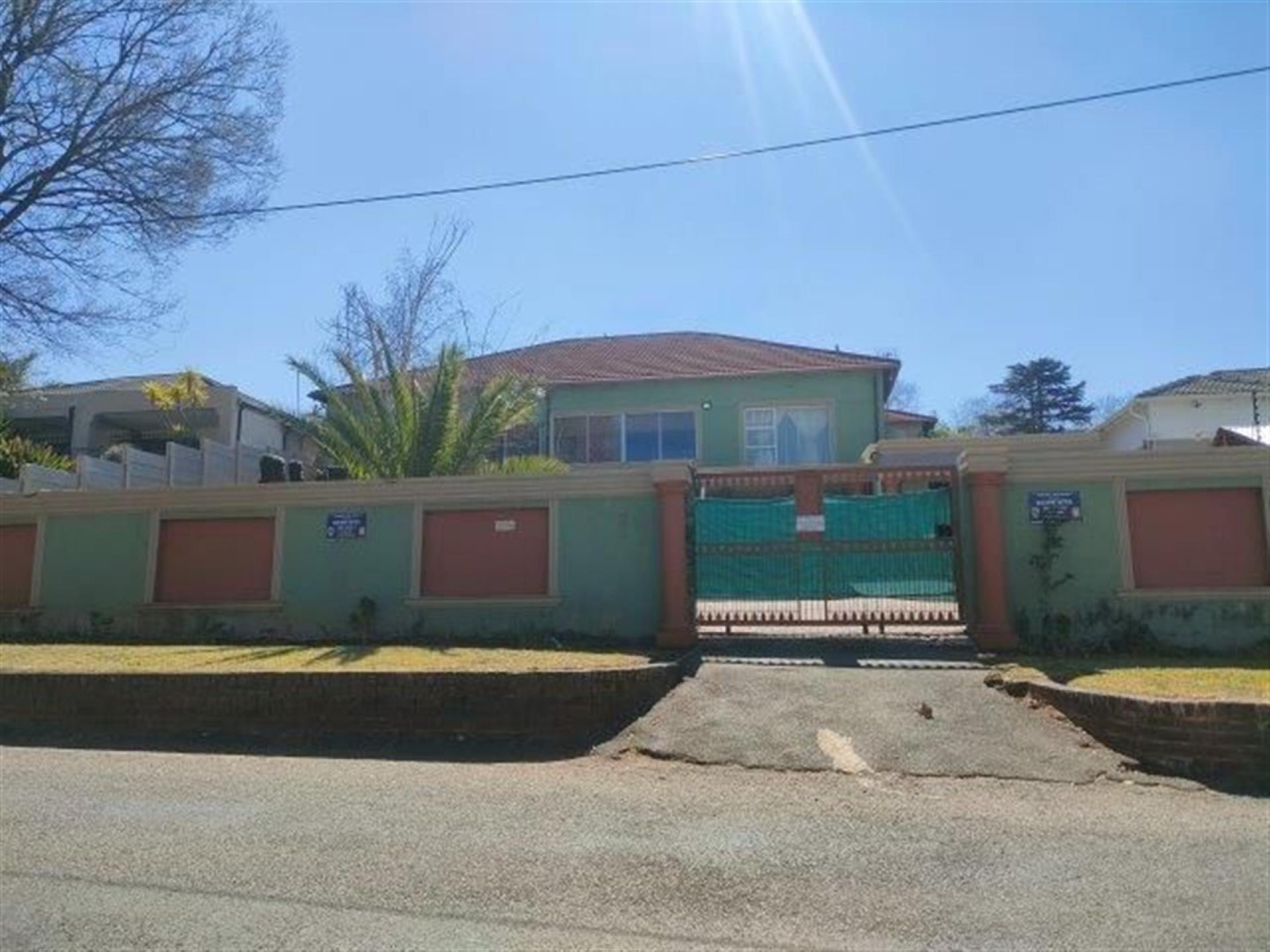 Front View of property in Cyrildene