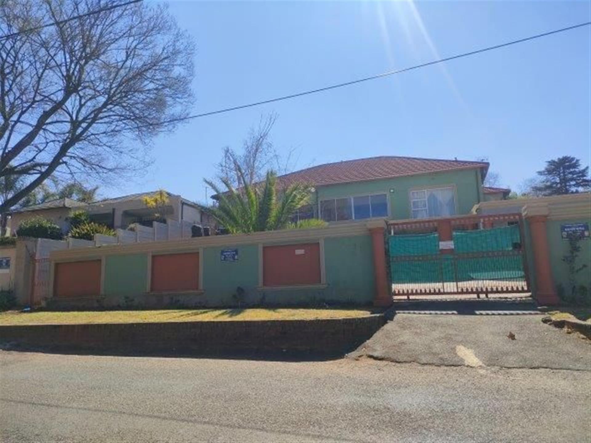 Front View of property in Cyrildene