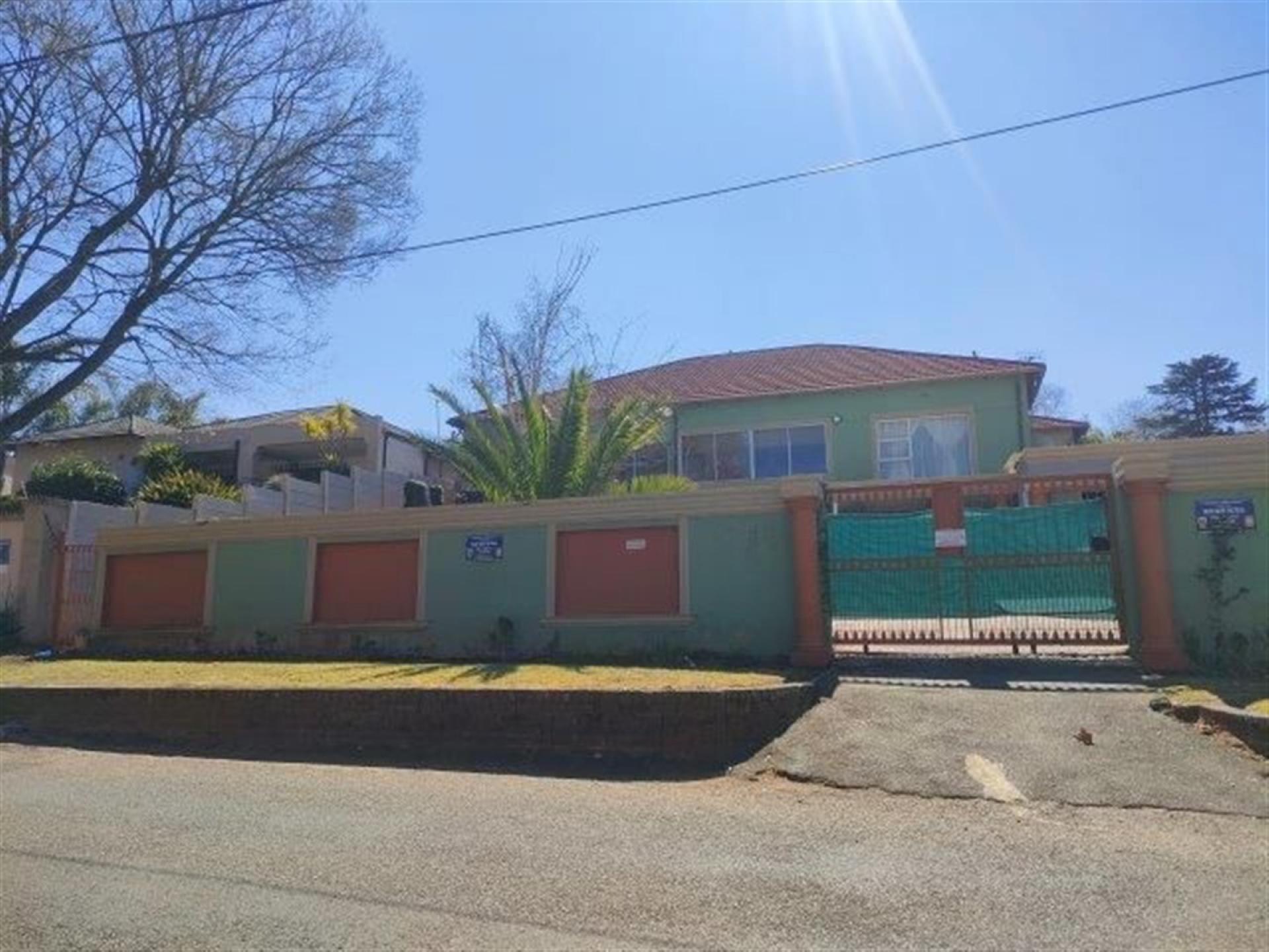 Front View of property in Cyrildene