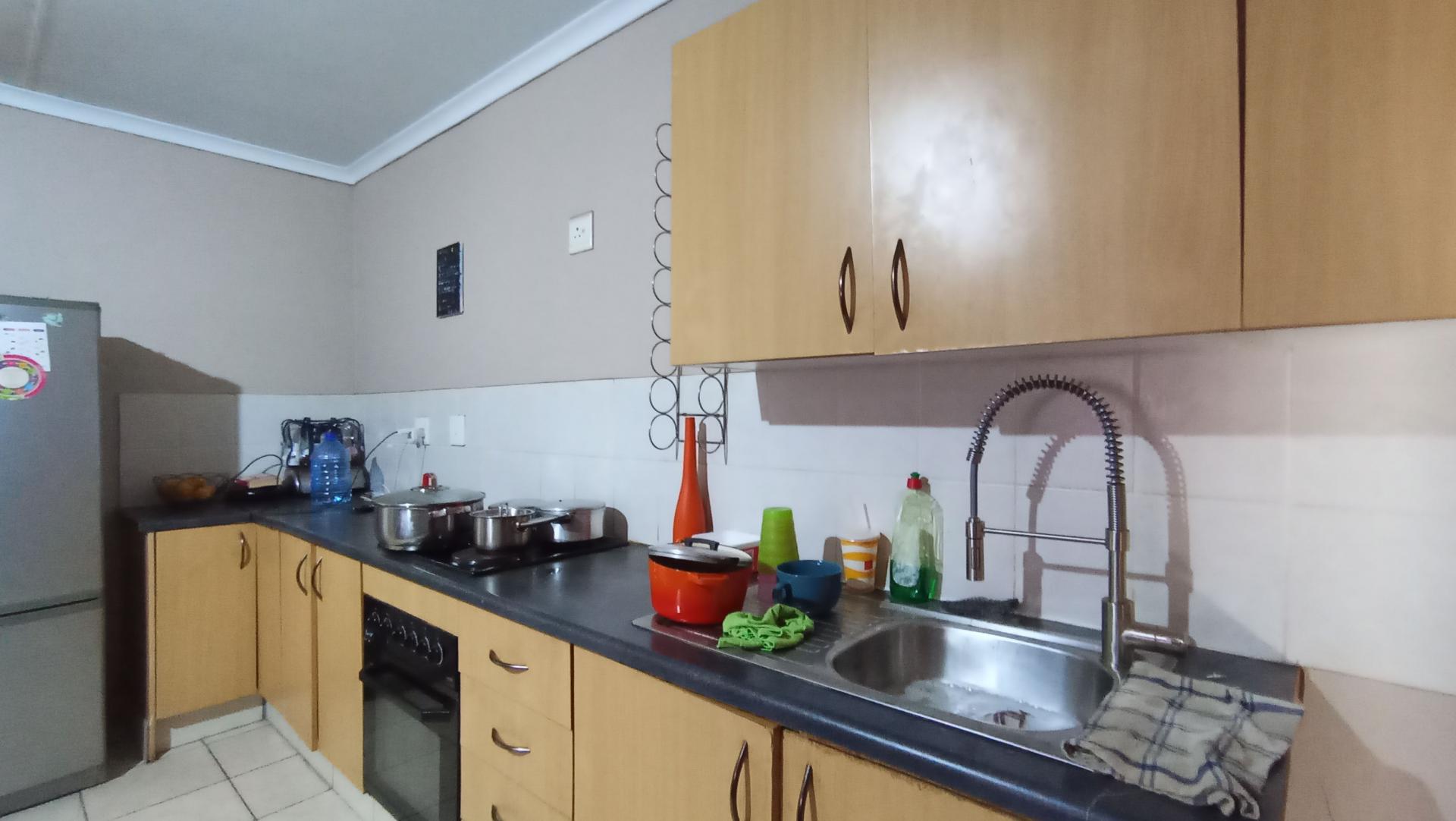 Kitchen - 9 square meters of property in Honey Park