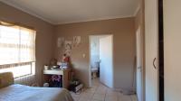 Bed Room 1 - 12 square meters of property in Honey Park