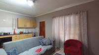 Lounges - 14 square meters of property in Honey Park