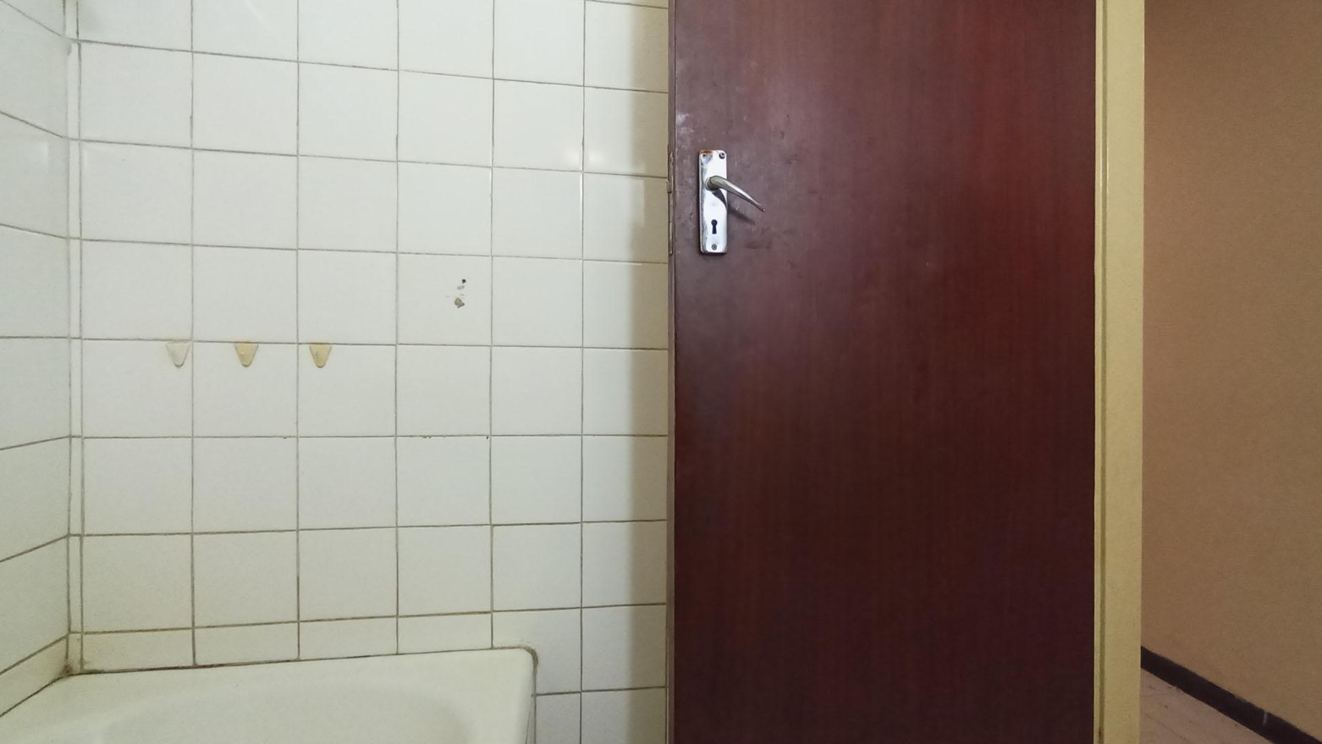 Bathroom 1 - 3 square meters of property in Sunnyside