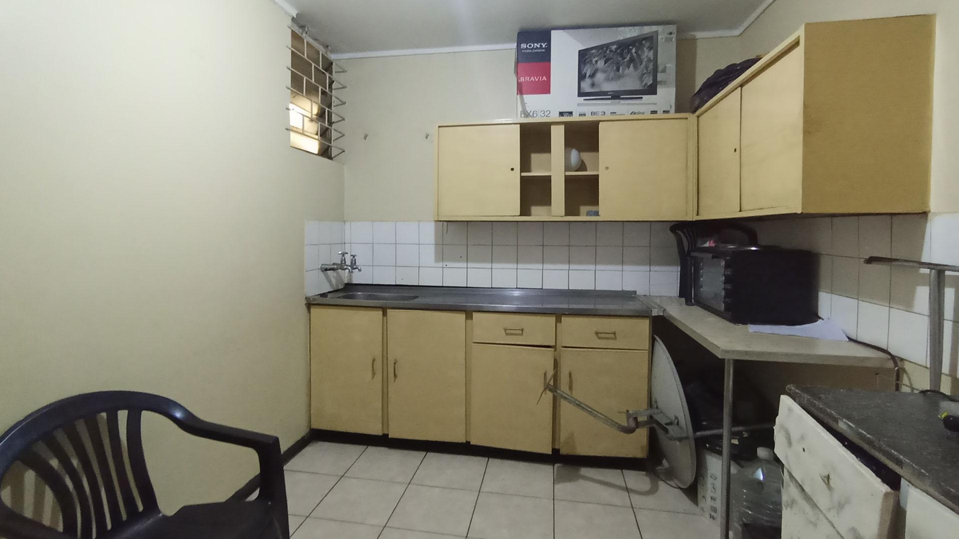 Kitchen - 6 square meters of property in Sunnyside